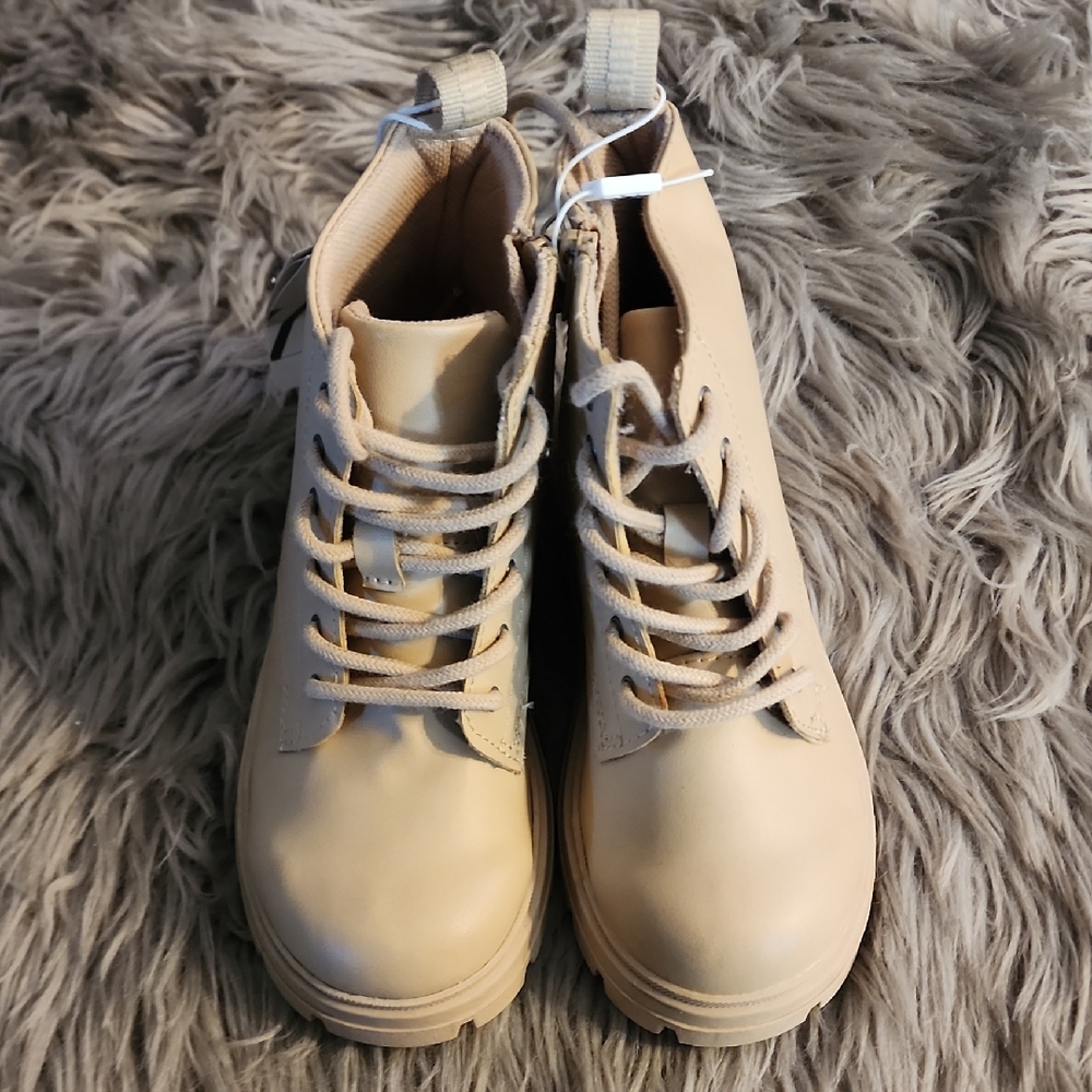 Zara Beige Lace-Up Boots